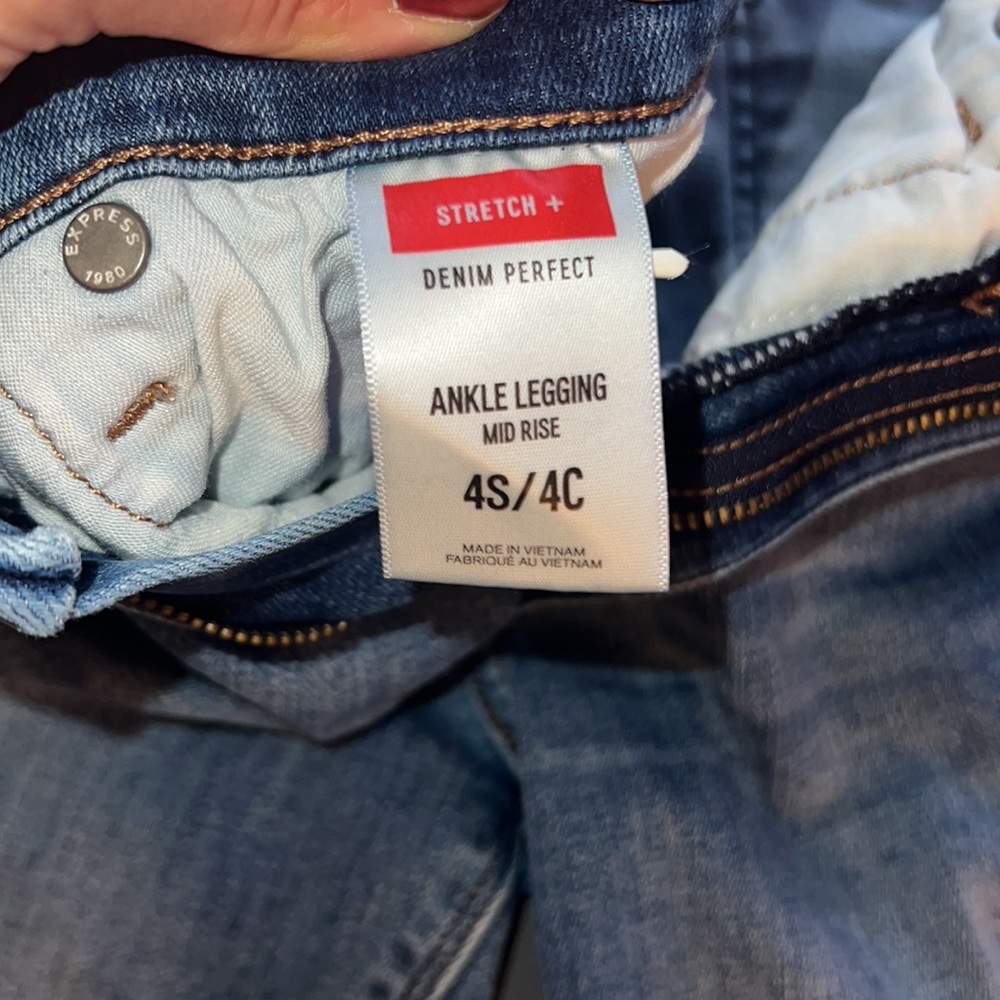 Express Ripped Cropped Jeans - Picture 5 of 7